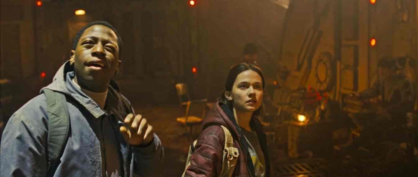 Cailee Spaeny and David Jonsson in Alien Romulus (2024)